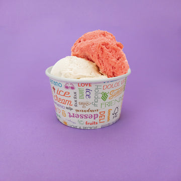 Coppetta gelato in cartoncino con grafica parole, ripiena di gelato